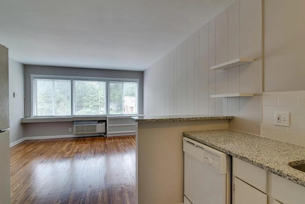 1 bed, 1.0 bath, 630 sqft, $1,100 — Photo 4