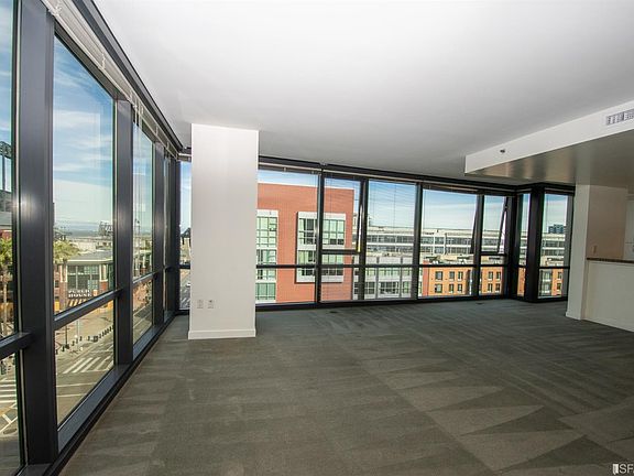 3rd image of 250 King St Unit 752