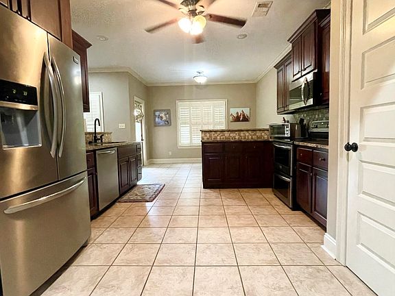 5th image of 108 Braford Dr