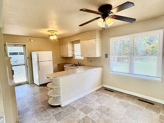 5th image of 1101 Broadview Pl