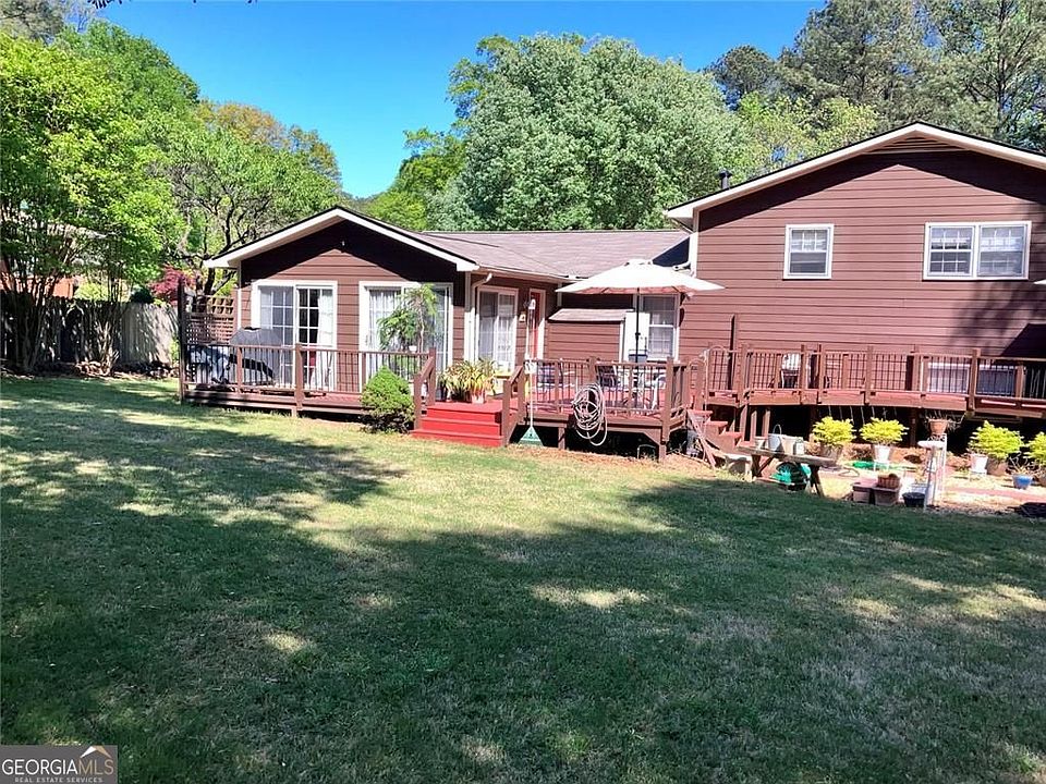 2nd image of 3824 Sanders Rd SW