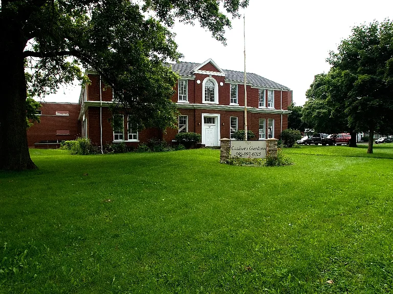 704 Canboro Rd — Photo 8