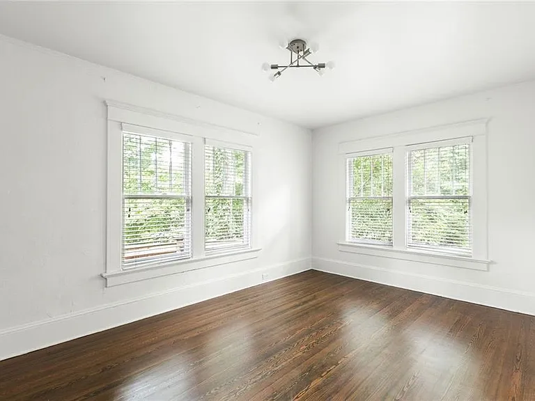 1047 Greencove Ave NE — Photo 17