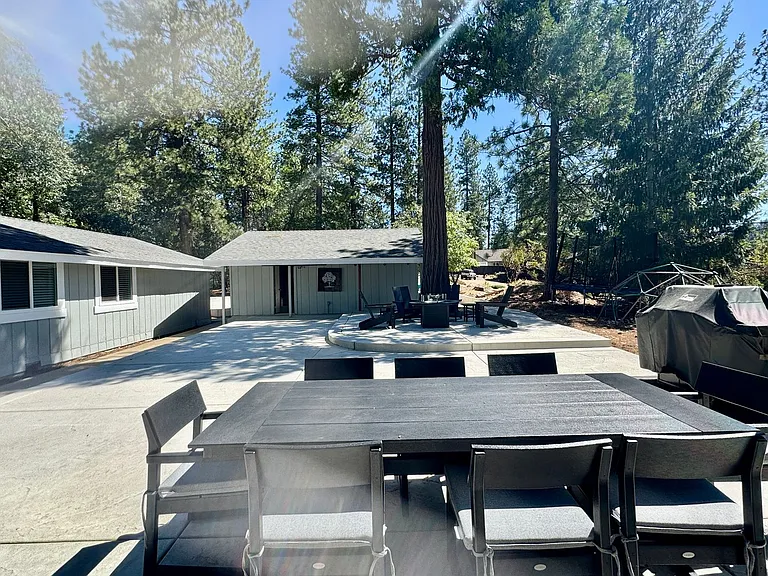 4425 Sierra Springs Dr — Photo 41
