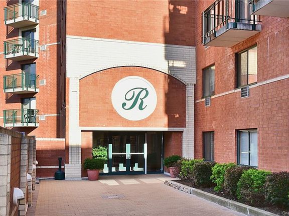 2nd image of 123 Mamaroneck Ave