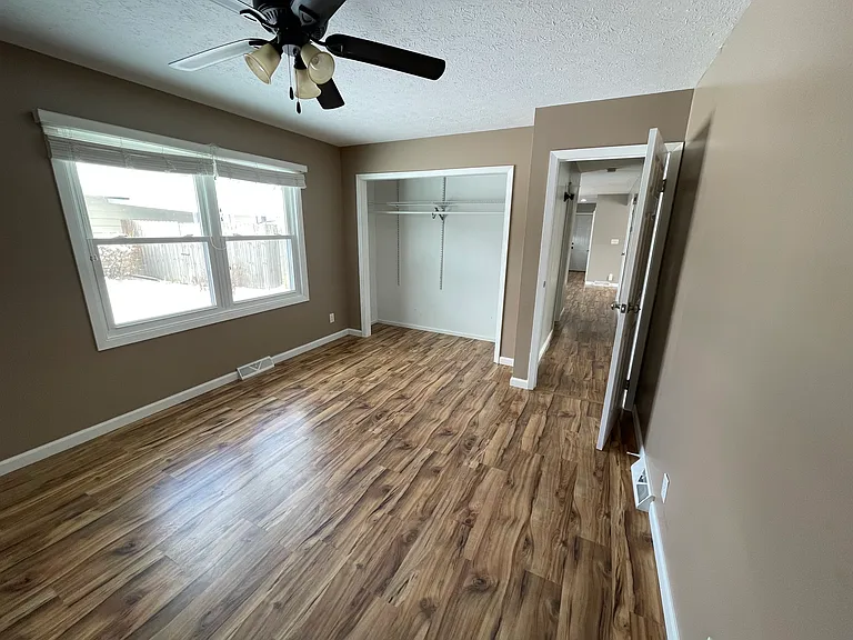 221 Bucyrus Ave — Photo 7