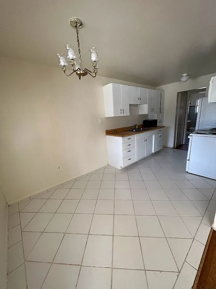 610 Holbrook — Photo 3