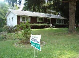 37 Skyview Dr, Poughkeepsie, NY 12603