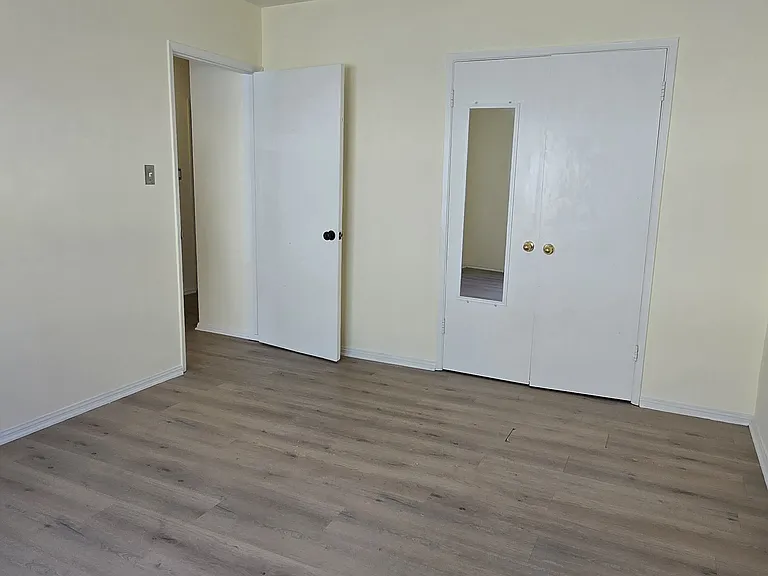 1947 S Sherbourne Dr #6 — Photo 6