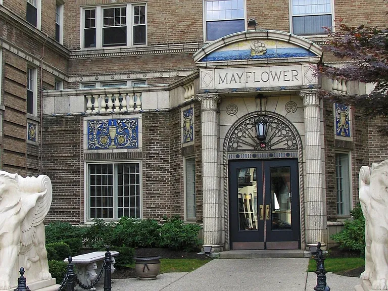Mayflower Apartments — Photo 54