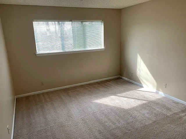 The Retreat at Woodlands Apartments — Photo 37