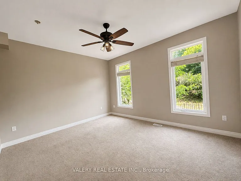 555 Grasslands Ct — Photo 7