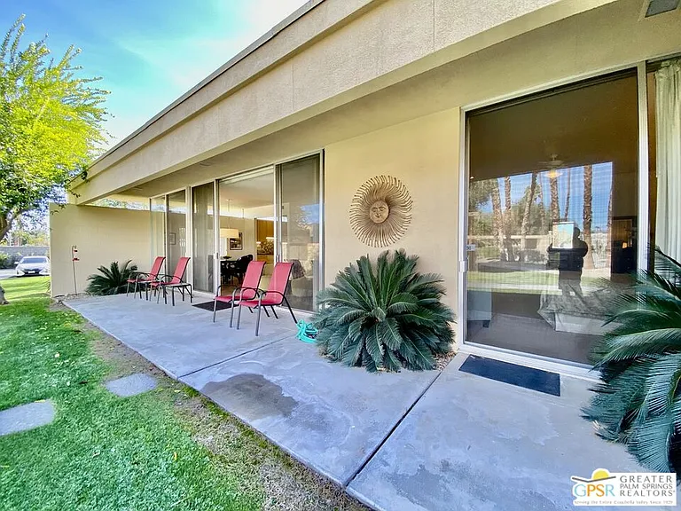 272 Desert Lakes Dr — Photo 7