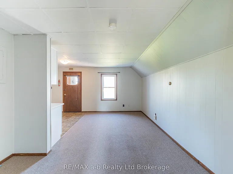 10 McKenzie St #A — Photo 8