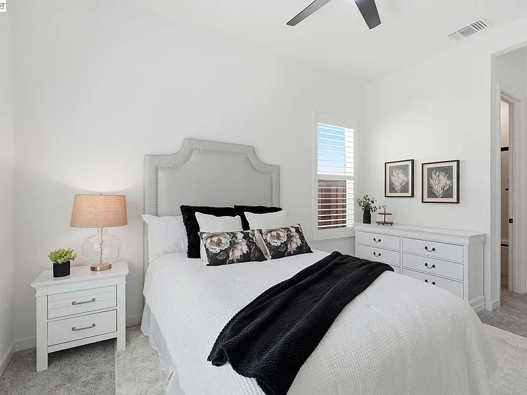 1550 Plumas Dr — Photo 27