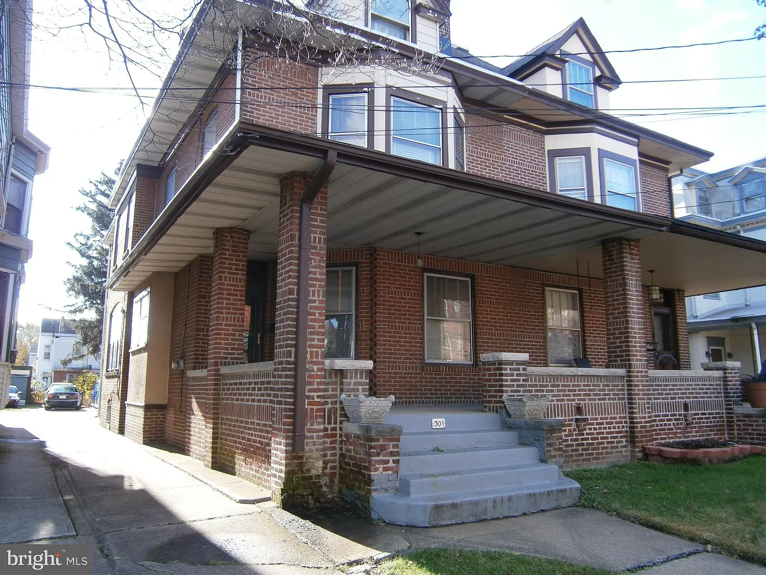 301 Hamilton Ave photo 1