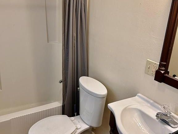 4th image of 801 E Main St APT 29