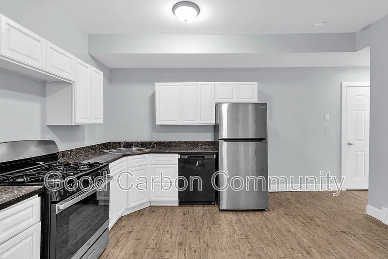 2 bed, 1.0 bath, $1,325 — Photo 1