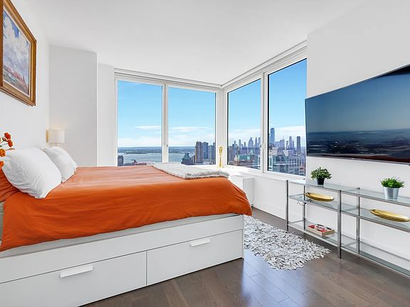 5th image of 388 Bridge St APT 44A