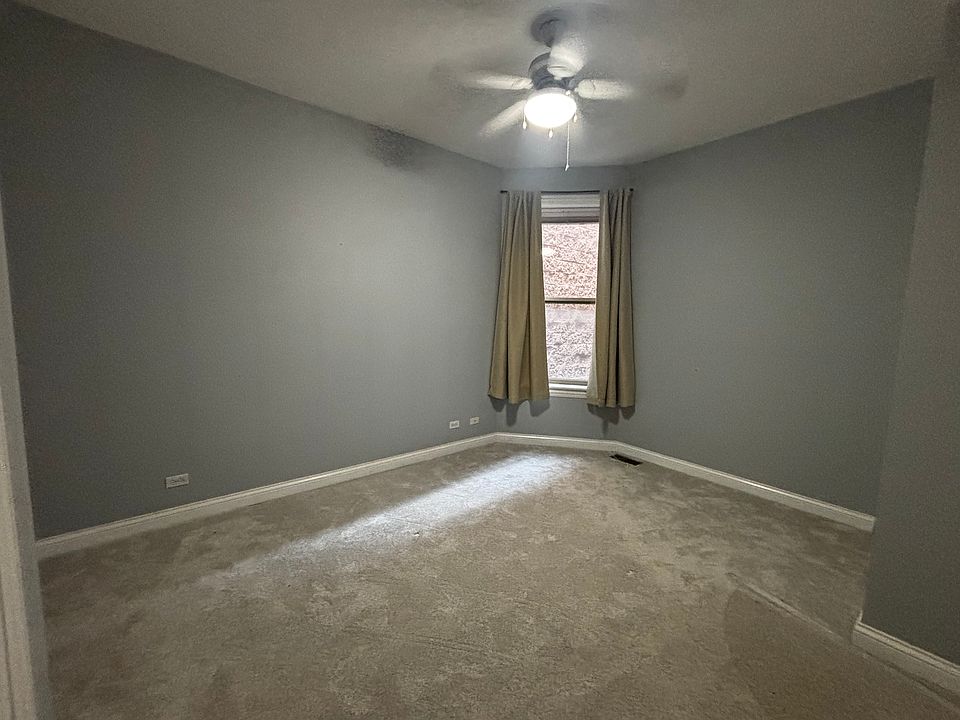 Large bedroom.