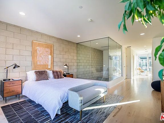 2nd image of 3450 Cahuenga Blvd W APT 606
