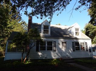 24 Moorland St, Amherst, MA 01002