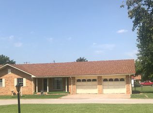 102 S Walnut St, Temple, OK 73568