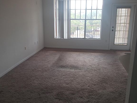 3rd image of 5566 Metrowest Blvd Unit 302