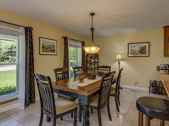 3rd image of 109 Suffolk Dr
