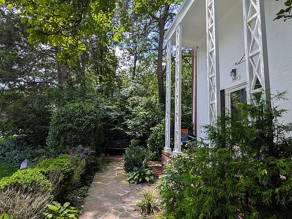 2nd image of 3102 Valley Dr