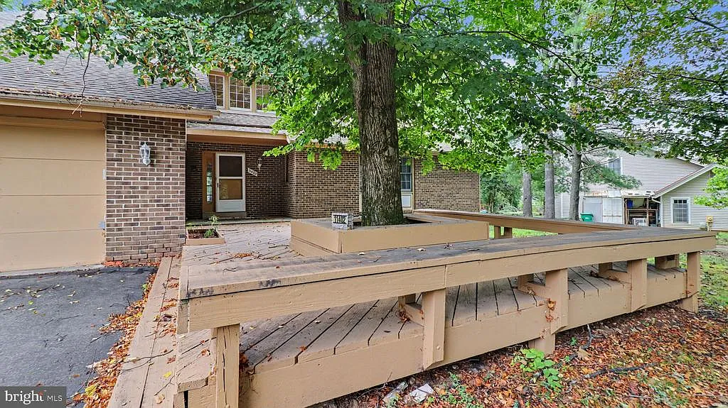 4 bed, 3.5 bath, 3714 sqft, $4,200 — Photo 1