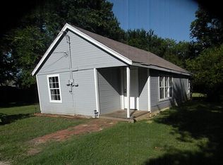 415 Jackson St, Krum, TX 76249