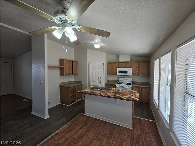 3560 Estes Park Dr — Photo 18