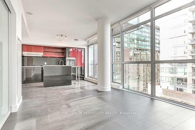 1st image of 39 Sherbourne St #609