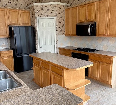 5th image of 324 Water Crest Dr
