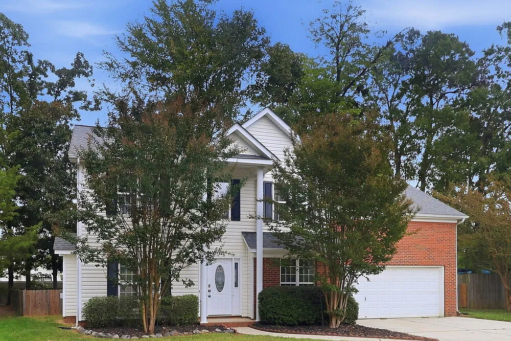 4 bed, 2.5 bath, 1724 sqft, $2,205 — Photo 4