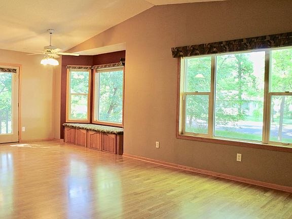 5th image of 608 4th Ave N