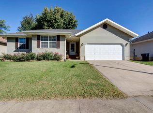2949 W Melbourne St, Springfield, MO 65810