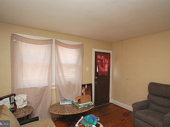 2nd image of 1227 Lobdell St