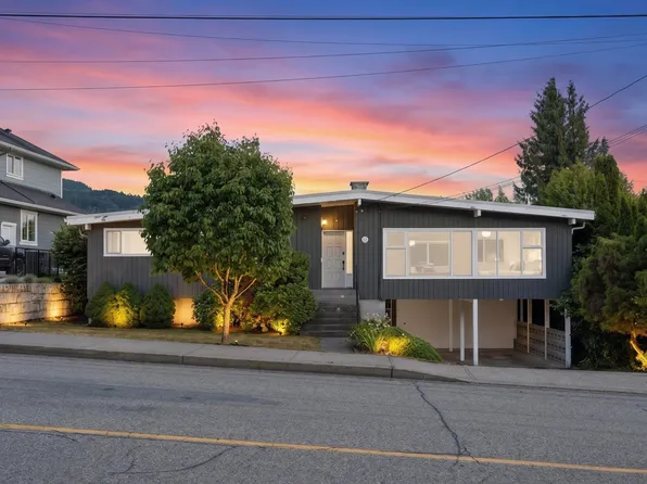 87 Mundy St, Coquitlam, BC V3K 5L5
