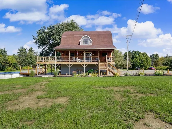 9165 Point Peter Rd, Gowanda, NY 14070
