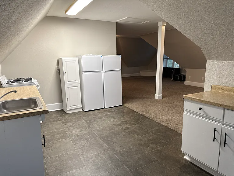 2040 S Saint Aubin St #3 — Photo 4