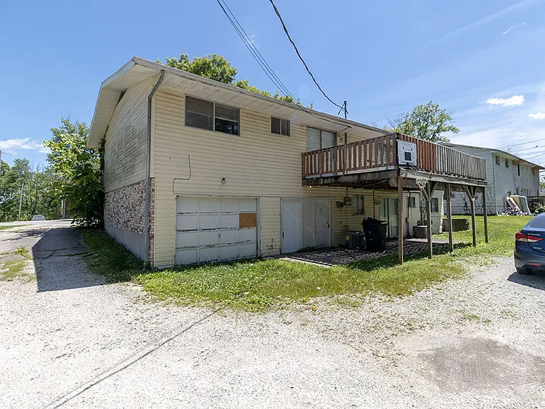 1309 N Golf Blvd #A — Photo 2