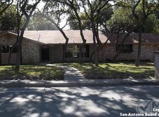 215 Yosemite Dr, Hollywood Park, TX 78232