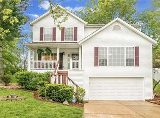 660 Canary Estates Dr, Ballwin, MO 63021