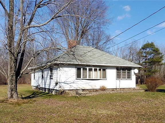 4th image of 1072 Backus Rd