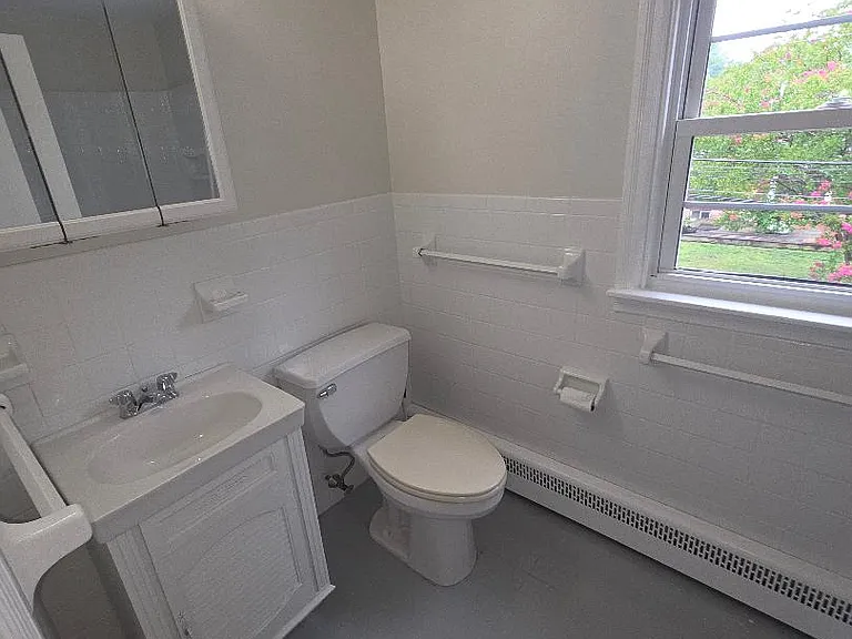 1005 Swarthmore Ave — Photo 10