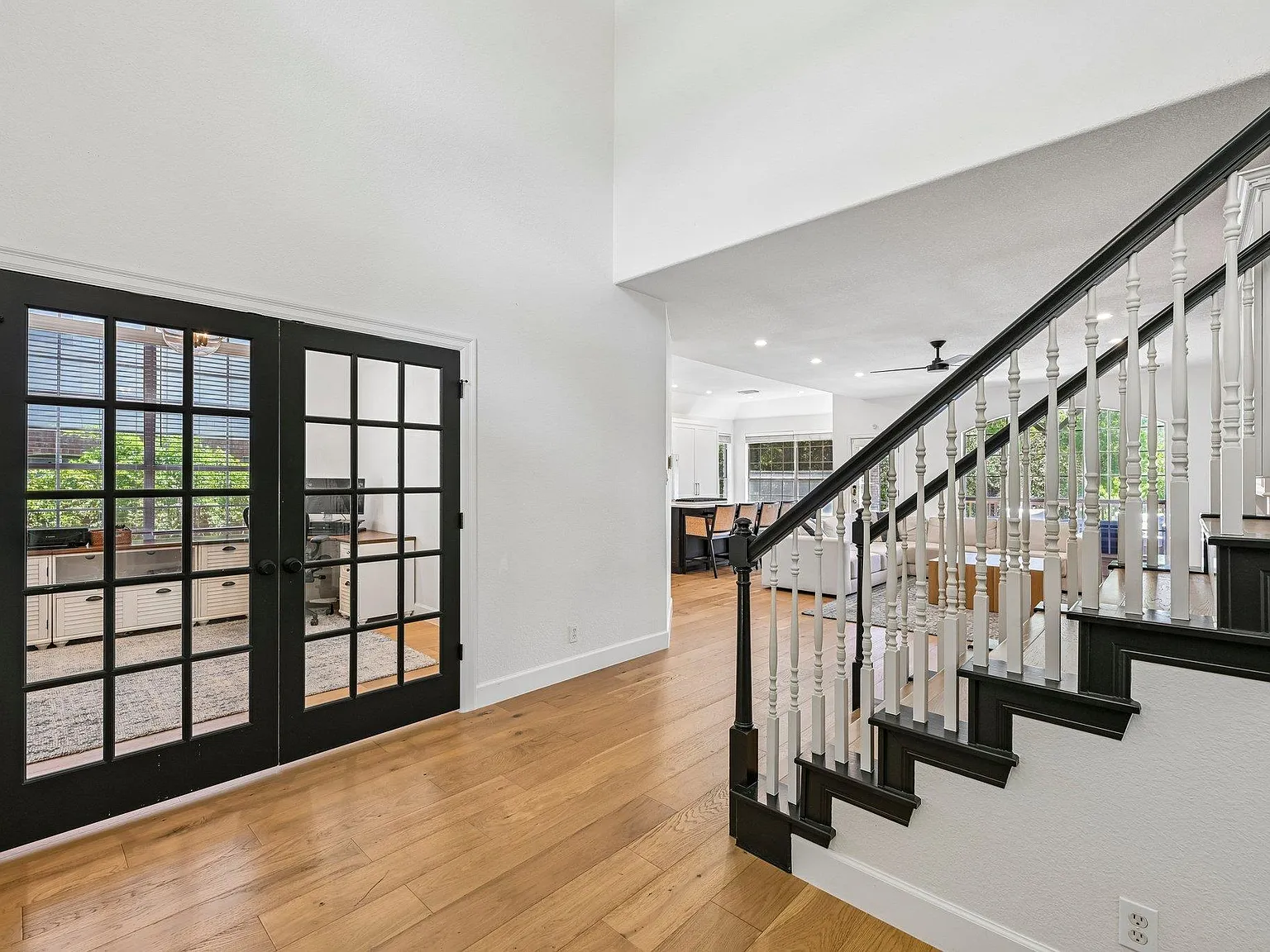 4 bed, 3.0 bath, 3137 sqft, $5,000 — Photo 4