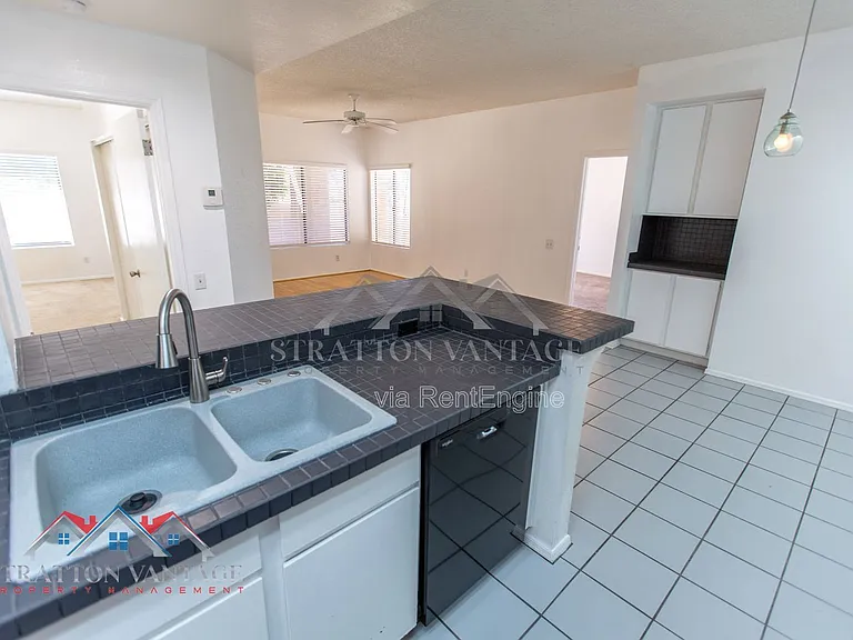 2035 S Elm St #110 — Photo 17