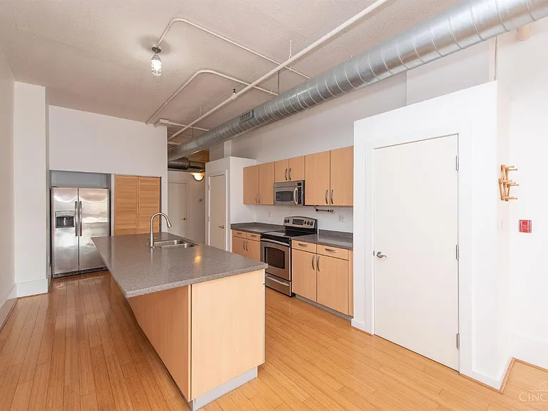 18 E 4th St #501 — Photo 11